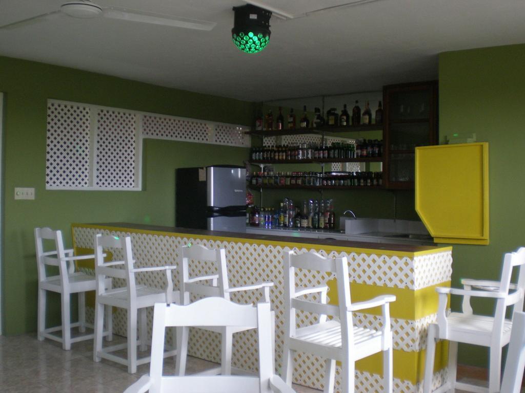 Norman'S Court Resort & Sky Restaurant Club Montego Bay Exterior foto